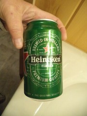 HEINEKEN ALUMINUM 12 OZ BEER CAN BREWED IN HOLLAND RED STAR NEW YORK bar code