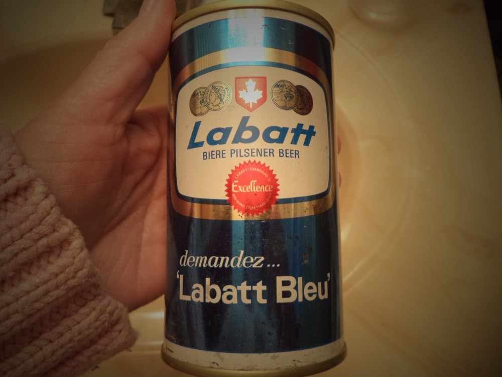 LABATT’S BLEU BIERE BEER 12 OZ STRAIGHT EDGE STEEL CAN MONTREAL QUEBEC, CANADA