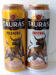 TAURAS Empty Beer Cans 568ml Lithuania 2025 Bottom Open Set of 2 Collectible
